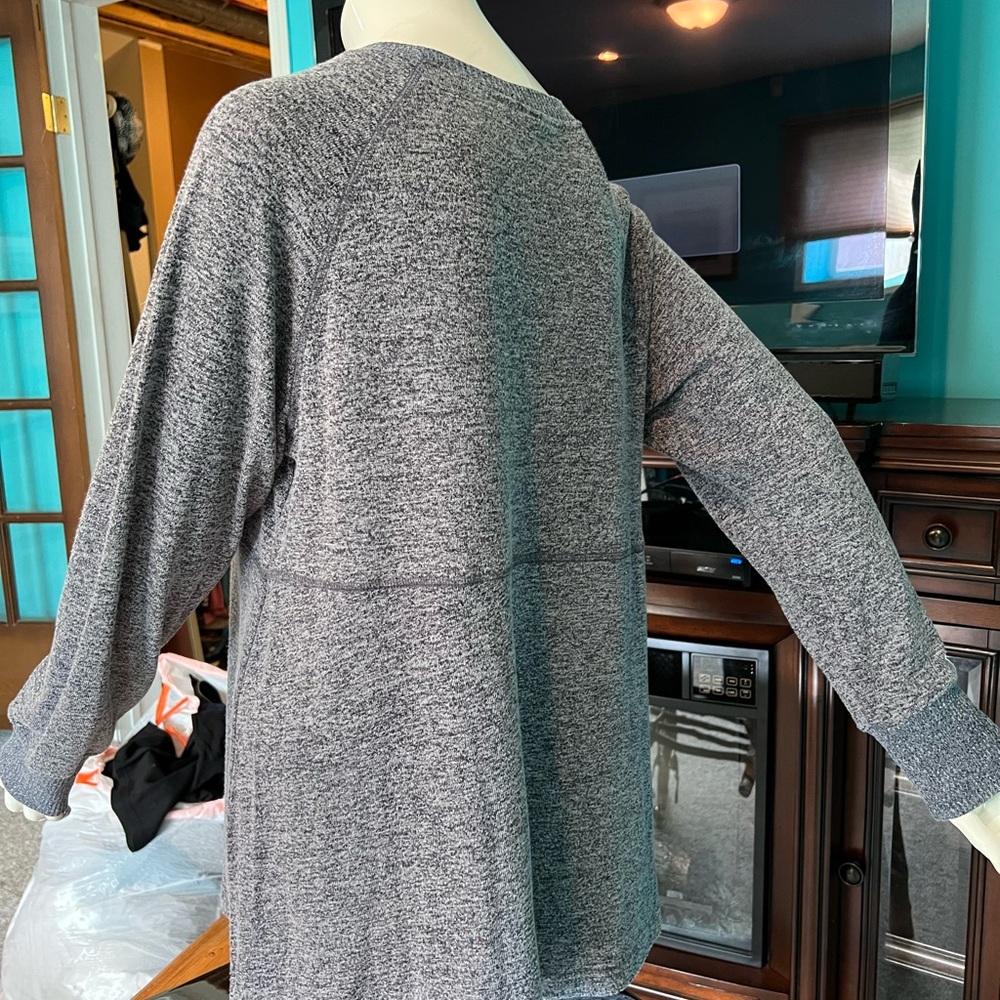 XL Simple by Suzanne Betro Heathered navy tunic